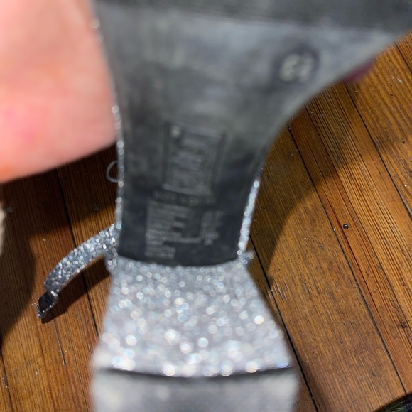 Sparkly Heels In great condition - Picture 5 of 7